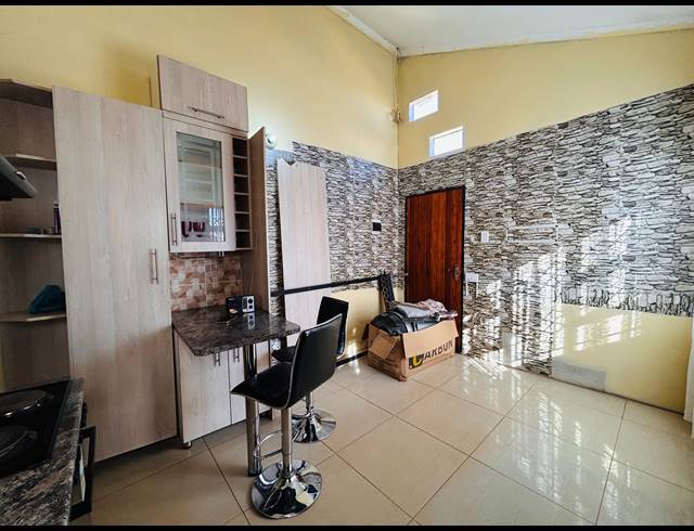 2 BEDROOM HOUSE FOR SALE IN SAVANNA CITY